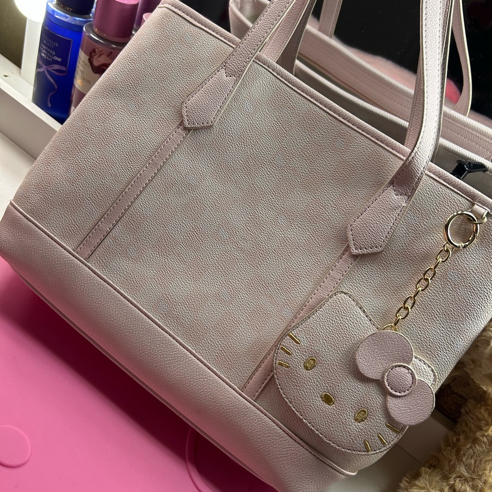 Hello Kitty Light Pink Tote with Character Charm - Picture 2 of 5